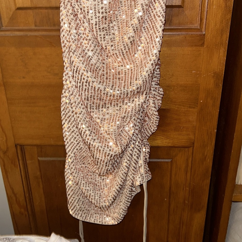 CLOSET CLEANOUT: Hello Molly Semi Dress - Picture 4 of 11